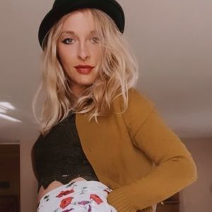 Meet your Posher, Claire